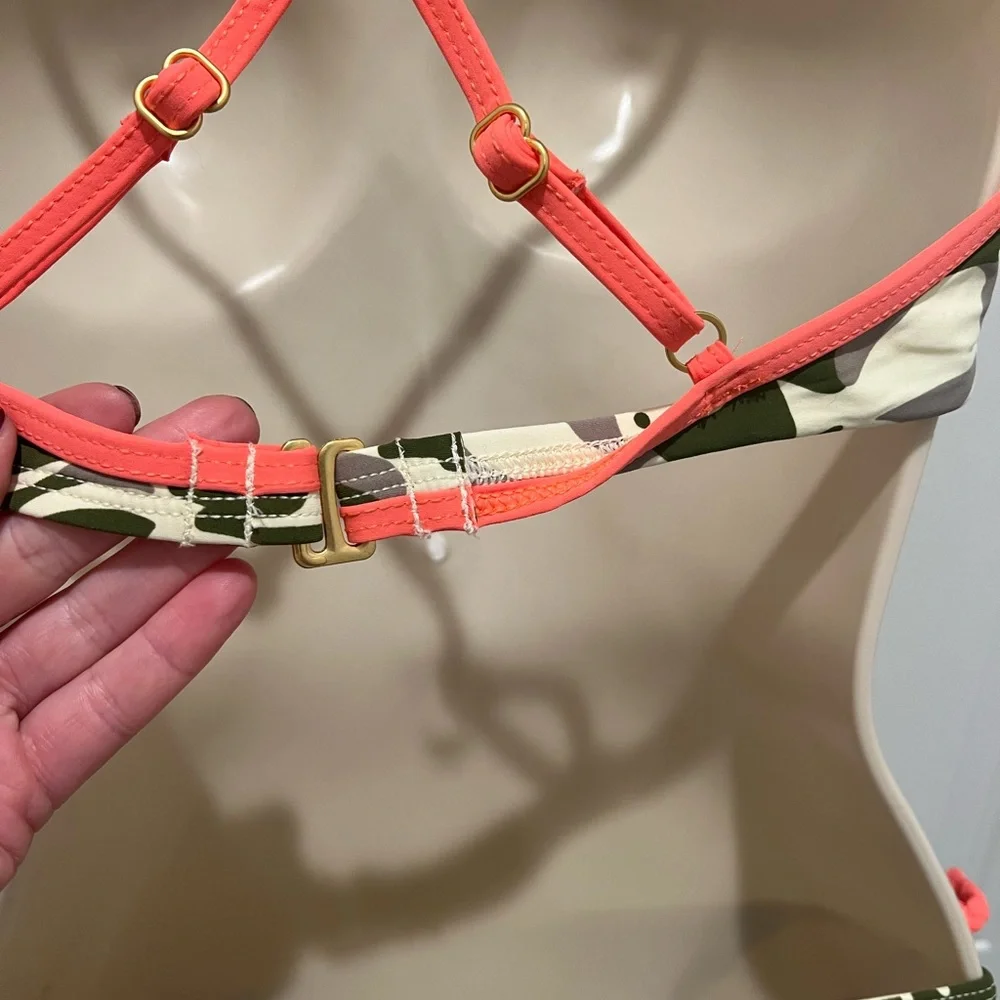NWOT! Sperry Ruffle Bikini Top - Picture 7 of 10